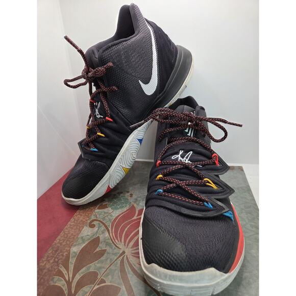 Nike Kyrie 5 "Friends" Basketball Shoes Size 11 Clean No Box - Picture 3 of 15